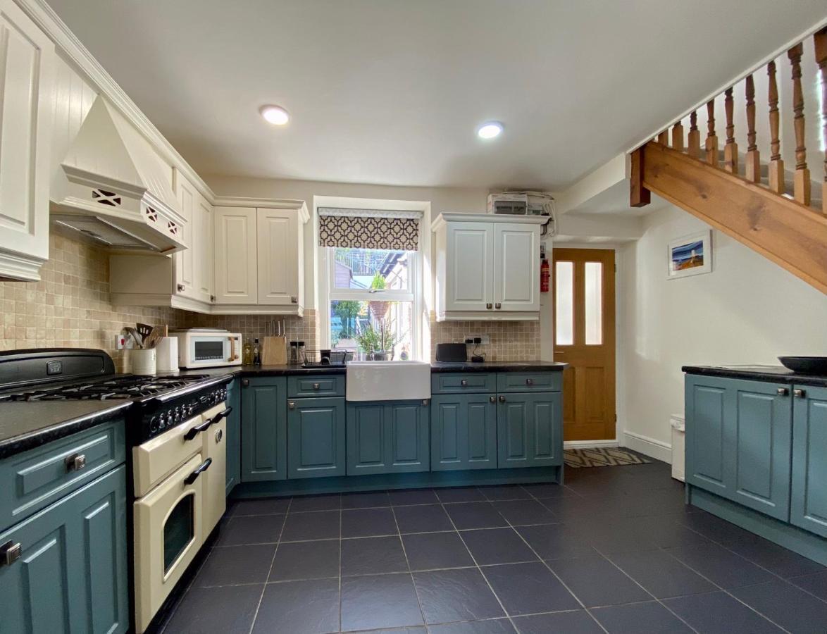Llandudno Boutique Style Seaside Retreat With Stunning Views Villa Rhos-on-Sea Bagian luar foto
