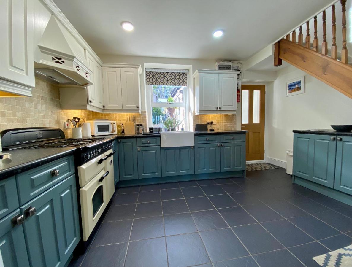 Llandudno Boutique Style Seaside Retreat With Stunning Views Villa Rhos-on-Sea Bagian luar foto